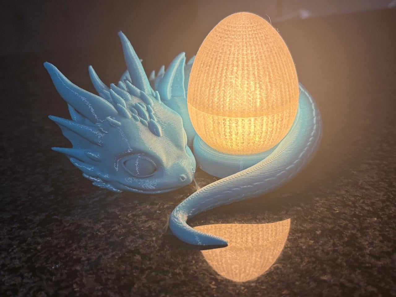 Baby dragon hug lamp (USB)